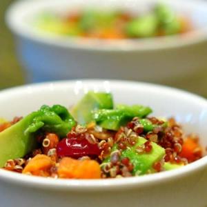 Món Salad Bơ, Trái Cây Khô Và Các Loại Hạt