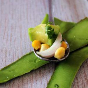 Món chay salad bắp ngọt và quả bơ .